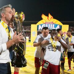 Pusineri, entre los candidatos a mejor DT de América