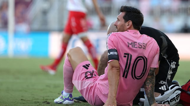 Messi abandona el Inter Miami - Necaxa con lesión muscular