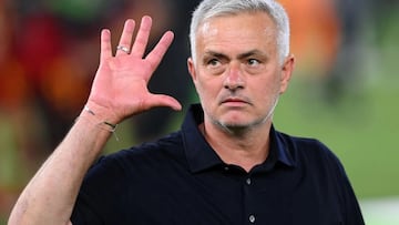 Mourinho, de ser ovacionado por el Oporto a coger el Benfica