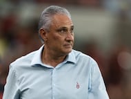 RIO DE JANEIRO, BRAZIL - SEPTEMBER 29: Tite, Head Coach of Flamengo looks on before the match between Flamengo and Athletico Paranaense as part of Brasileirao 2024 at Maracana Stadium on September 29, 2024 in Rio de Janeiro, Brazil. (Photo by Ruano Carneiro/Getty Images)