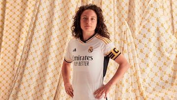 Ivana, con su brazalete de capitana del equipo femenino sección femenina del Real Madrid Club de Fútbol.