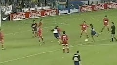 Aquí arrancó la leyenda: el primer gol de Riquelme con Boca... ¡y vaya golazo!