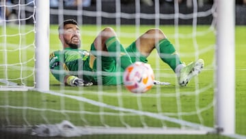 El portero de Inter Miami perdió la pelota en el área chica ante Brandon Vázquez, quien marcó el 1-0 para Rayados ante la nula resistencia del guardameta.