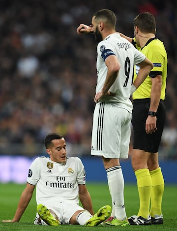 Lucas Vázquez se lesionó en el minuto 27.