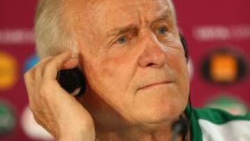 Giovanni Trapattoni durante la rueda de prensa previa al partido ante Italia.