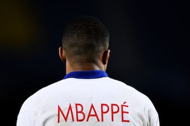 Mbappé to Alba, in Spanish: "In the street, I'll kill you"