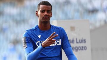 Gesto triunfal de Isak en una sesión de esta semana del equipo donostiarra; hoy será titular.