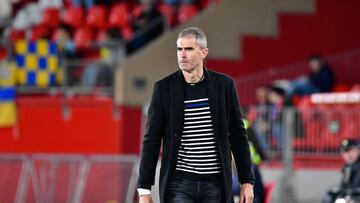 Gaizka Garitano, durante el Almería - Cádiz.