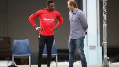 Kameni ya se entrena y podr¨¢ jugar contra el Deportivo