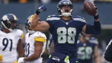 Jimmy Graham celebra una recepción pocos minutos antes de sufrir la lesión que ha terminado con su temporada.