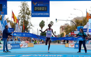 Kejelcha y Ngetich cumplen; Almgren hace historia en Valencia