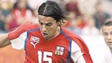 <b>BAROS</b>. Es el acompañante perfecto para Koller, y por eso el Liverpool lloró su grave lesión que le apartó gran parte de la última Premier.