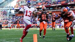 CLEVELAND, OH - NOVEMBER 27: Odell Beckham #13 of the New York Giants scores a second quarter touchdown in front of Jamie Collins #51 and Marcus Burley #26 of the Cleveland Browns at FirstEnergy Stadium on November 27, 2016 in Cleveland, Ohio.   Jason Miller/Getty Images/AFP
 == FOR NEWSPAPERS, INTERNET, TELCOS &amp; TELEVISION USE ONLY ==