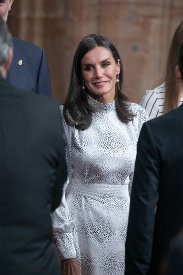 La Reina Letizia durante la audiencia de los Reyes con los galardonados con las Medallas de Asturias 2022.