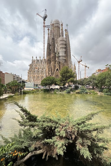 El templo continua en construcción y a día de hoy alcanza una altura de 162,91 metros. Cuando terminen las obras medirá 172 metros y se convertirá en la iglesia más alta del mundo. 


