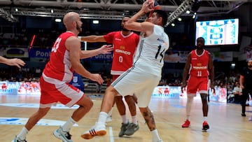 Gabriel Deck, a punto de lanzar a canasta.