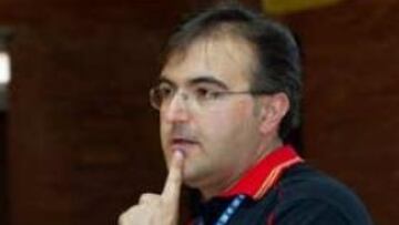 <b>COMPROMISOS</b>. El ex seleccionador ha explicado que tenía "unos acuerdos muy puntuables desde hace tiempo" con la Federación Española "y yo vi que ninguno llegaba a cumplirse, por lo que la situación me ayudó aún más a tomar esta decisión de venir al Breogán".