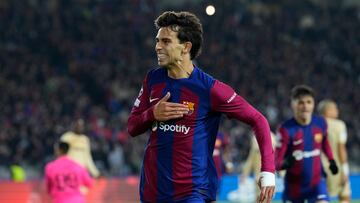 BARCELONA, 28/11/2023.- El delantero del Barcelona Joao Félix celebra tras marcar el segundo gol ante el Oporto, durante el partido de la fase de grupos de la Liga de Campeones que FC Barcelona y Oporto disputan hoy martes en el estadio Olímpico de Montjuic. EFE/Alejandro García
