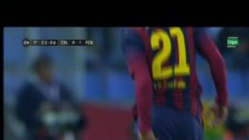 Adriano, doliéndose de la rodilla.