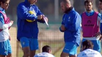 <b>EN EL AIRE. </b>Moreno ha ganado un partido y ha perdido otro, pero podría continuar en el cargo.