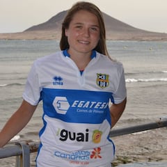 Granadilla: Zaremba renueva y adquiere contrato profesional