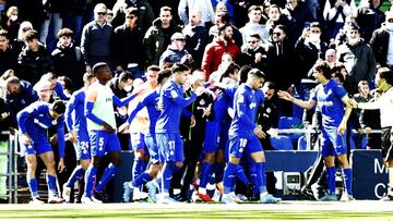 Los jugadores del Getafe celebran el gol de Borja Mayoral en el último partido que jugaron en el Coliseum frente al Mallorca.