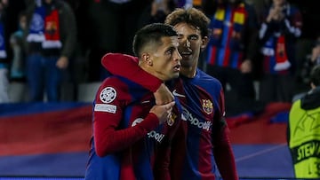 João Cancelo y João Félix celebran la victoria del Barça.