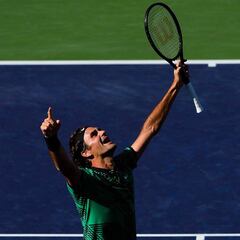 Un Federer eterno alza su título 90 ante Wawrinka