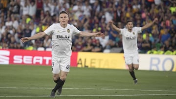 Gameiro marcó uno de los goles de la final de Copa del Rey contra el Barcelona en Sevilla en 2019. 
 
 
 
 
 
 
 
 
 
 
 