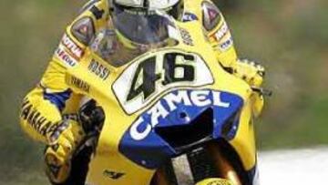 <b>SEGUIRÁ.</b> El italiano seguirá protagonizando con Yamaha duelos como el que le enfrenta este año al español Dani Pedrosa.