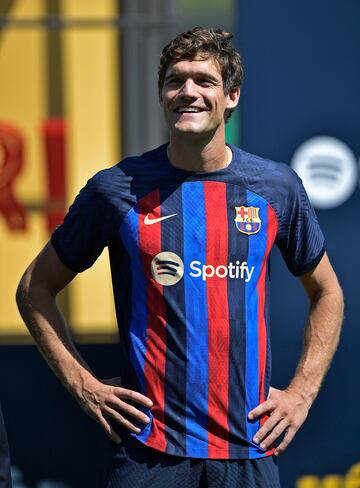 Presentación de Marcos Alonso como nuevo jugador del Fútbol Club Barcelona.