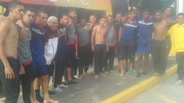Jugadores y miembros del cuerpo técnico tras el asalto.