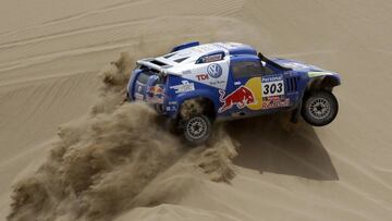 Peterhansel pierde una hora y Sainz ya acaricia el Dakar