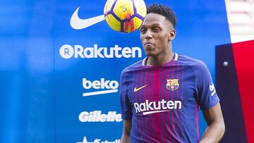 Yerry Mina en su presentaci&oacute;n como jugador del Barcelona