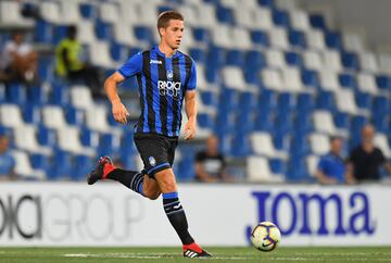 Medio centro croata cedido actualmente en el Atalanta. Fijo en el club de la Dea, pasó por la liga española cedido en el Elche en la temporada 2014/2015.