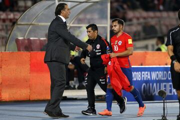 En las Eliminatorias a Rusia 2018 fue nominado en dos oportunidades. Ante Colombia sumó un minuto y luego ante Argentina jugó otros 58'.