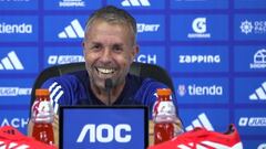 “Llevar a mi hijo a la escuela es más difícil que armar el equipo en la U... Ayer se fue de Chile”