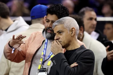 El alcalde de Londres, Sadiq Khan, antes del inicio del partido. 