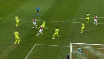 Falcao intentó engañar al juez con este cómico piscinazo