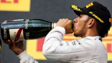 Lewis Hamilton cleebra su podio 63 en el podio de Hungaroring.