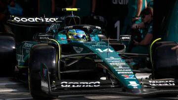 Fernando Alonso, con el Aston Martin AMR2 en Monza.