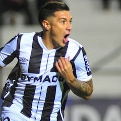 Los planes de Forlán para Christian Bravo en Peñarol