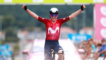 Van Vleuten celebra su victoria en la segunda etapa de la Ceratizit Challenge by La Vuelta.