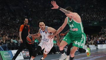 Dinos Mitoglou y Shane Larkin -