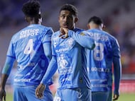 John Batista de Souza celebrate his goal 12-1 with Bryan Gonzalez of Pachuca during the 9th round match between Pachuca and Puebla as part of the Liga BBVA MX, Torneo Clausura 2025 at Hidalgo Stadium, on February 26, 2025 in Pachuca, Hidalgo, Mexico.