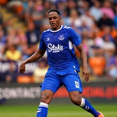 Yerry Mina, entre los elegidos a salir del Everton en 2023