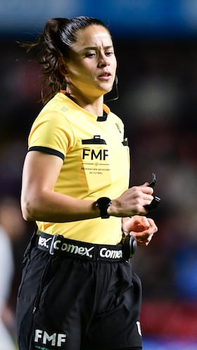 Referee Karen Hernandez during the 2nd round match between Queretaro and Tijuana as part of the Liga BBVA MX, Torneo Clausura 2026 at La Corregidora Stadium, on January 14, 2026 in Santiago de Queretaro, Mexico.