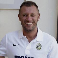 Después de fichar a Borriello, el Ibiza se fija en... ¡Cassano!