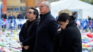 Ranieri regresa a Leicester para rendir homenaje a su presidente