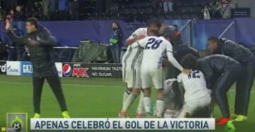 Fría celebración de James en el gol de Carvajal